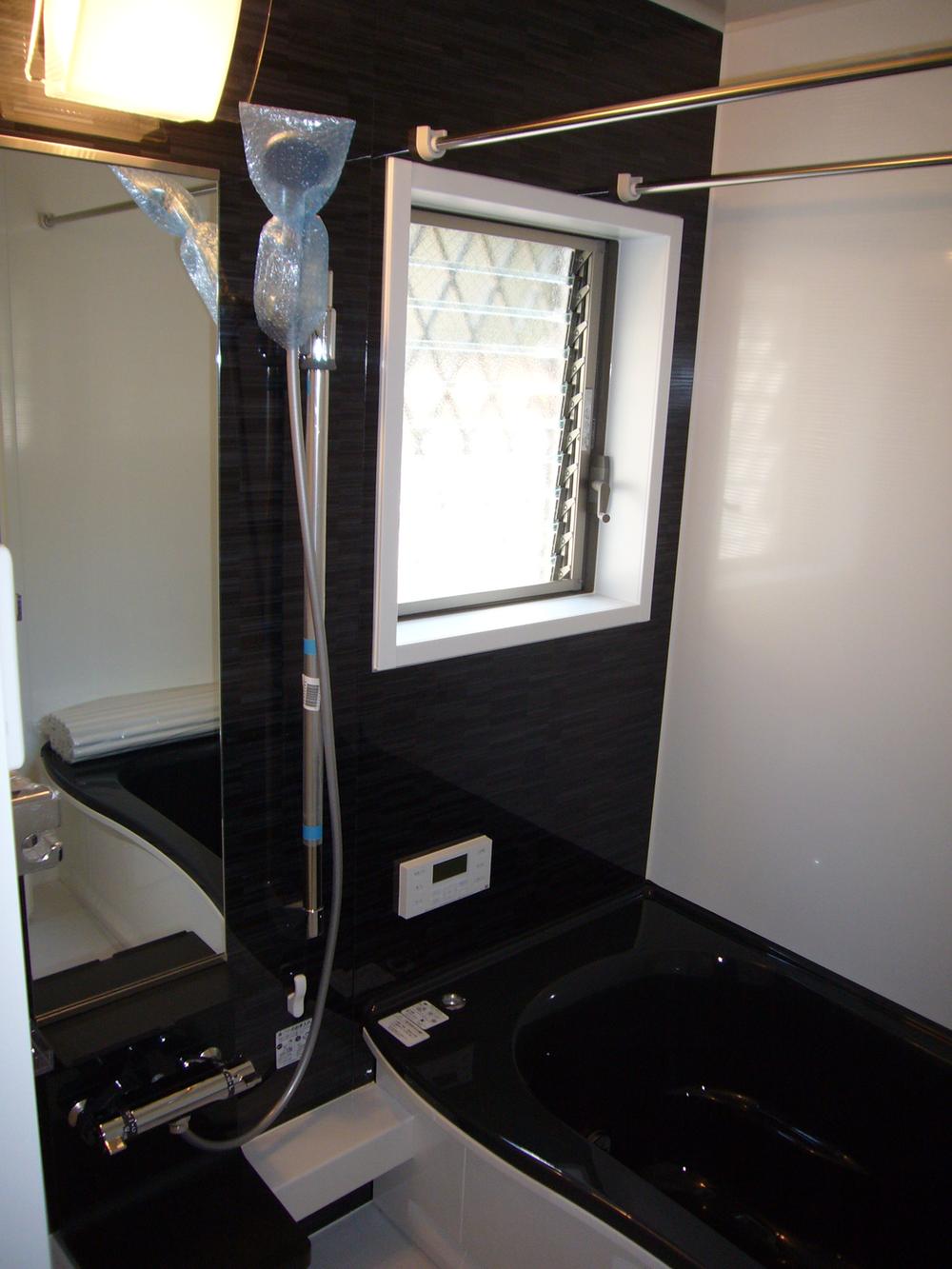 Same specifications photo (bathroom)