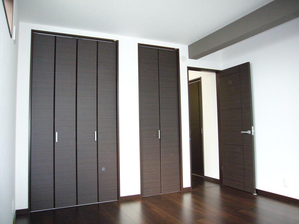 Non-living room. Same specifications is a picture.