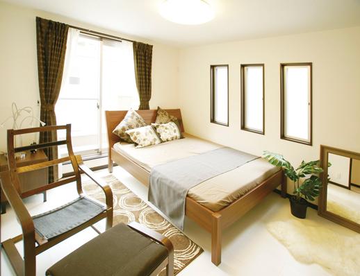 Same specifications photos (living). The bedroom is also bright, Morning awakening is refreshing.