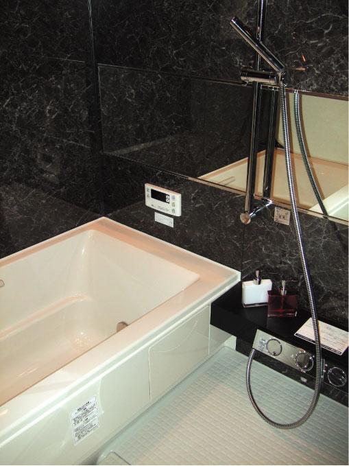 Other Equipment.  ■ Bathroom Dryer ・ Push faucet Completion Warm soaking bathtubs also have