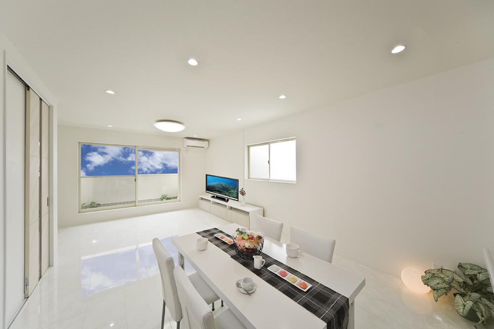 Living.  ■ Please please see the model house sneak preview reception in our commitment Fiore brand!