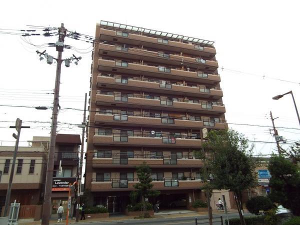 Local appearance photo. Is a south-facing room