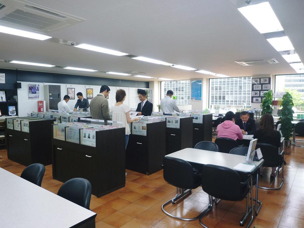 Other.  [Housing exhibition hall] There is also a meeting corner of the properties of materials and renovation. Enhancement and a children's corner