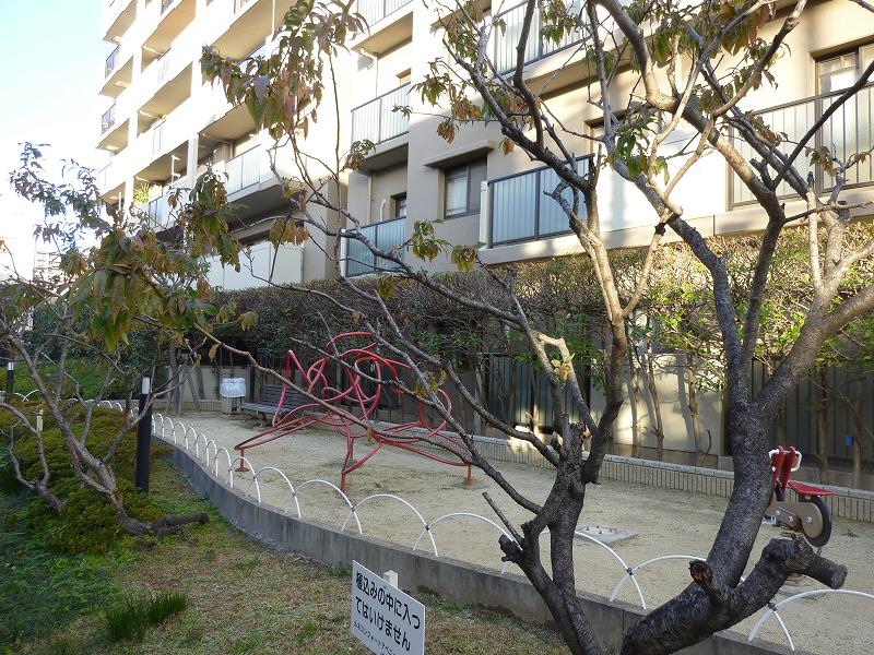 Local appearance photo. In the design of the rich on-site, Only the mind is calm in looking. Trees in four seasons is a pleasure that does not come in tired.