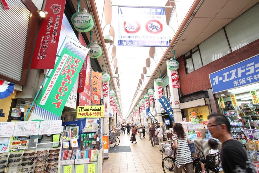 Shopping centre. Sembayashi 614m to the shopping street