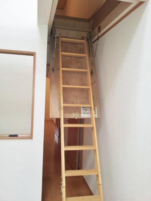 Other introspection. Stairs room where up to large attic storage (December 2013) Shooting