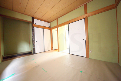 Living and room. Day is a good Japanese-style room. It is also ideal for Asobaseru children. 