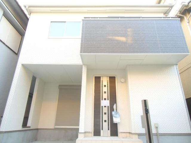 Local appearance photo. It is a newly built 2-story house of a 6-minute walk from Keihan Sembayashi Station