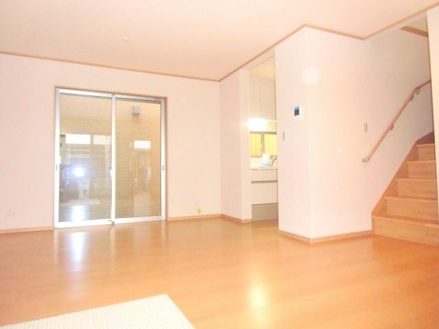 Living. LDK is spacious at about 16.25 Pledge