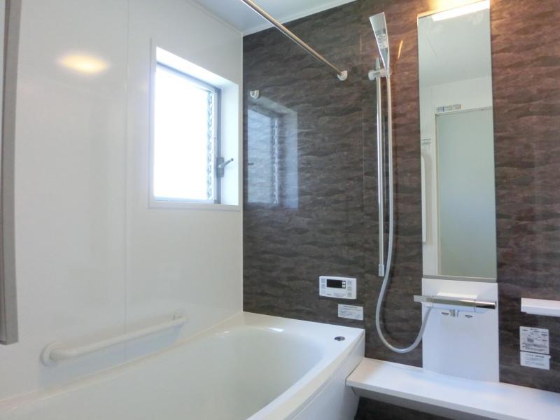 Same specifications photo (bathroom). Spacious bathroom