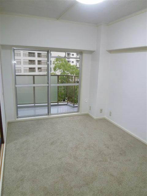 Non-living room. Indoor (10 May 2013) Shooting