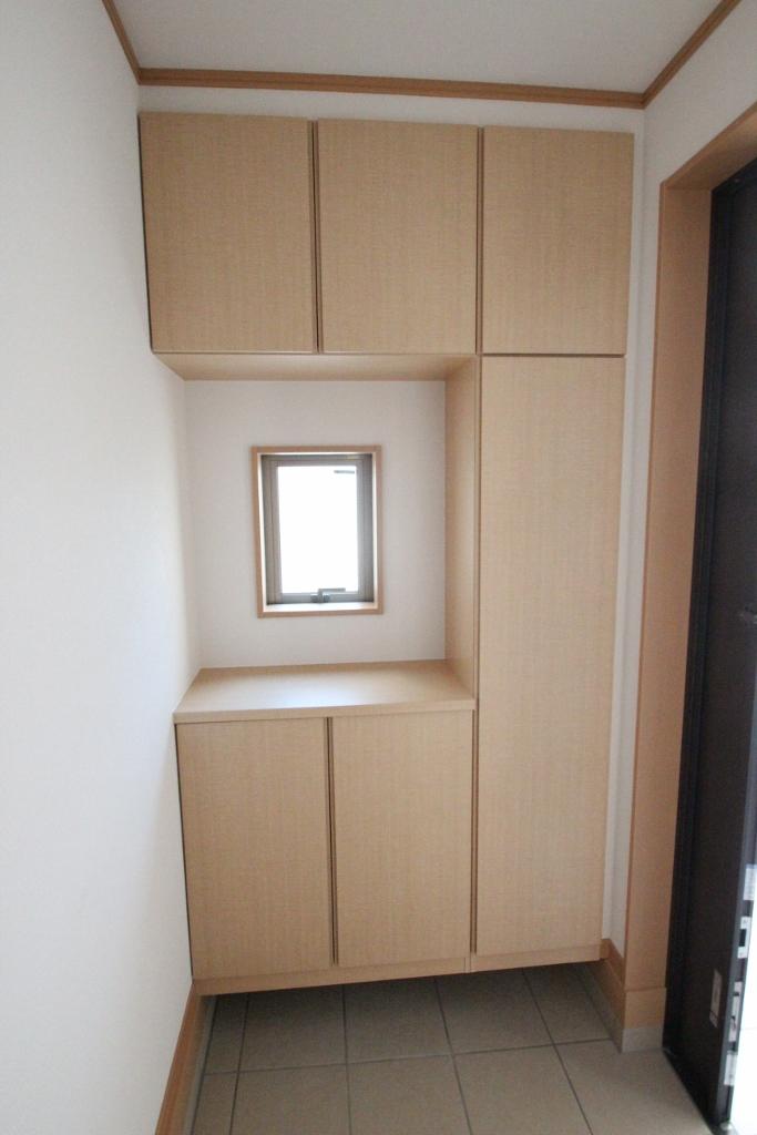 Entrance. Plenty of entrance storage. Also I wonder if Let closed things other than shoes ・  ・  ・