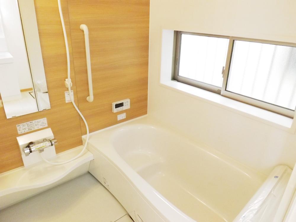 Same specifications photo (bathroom). Same specifications photo (bathroom) With bathroom heating dryer!