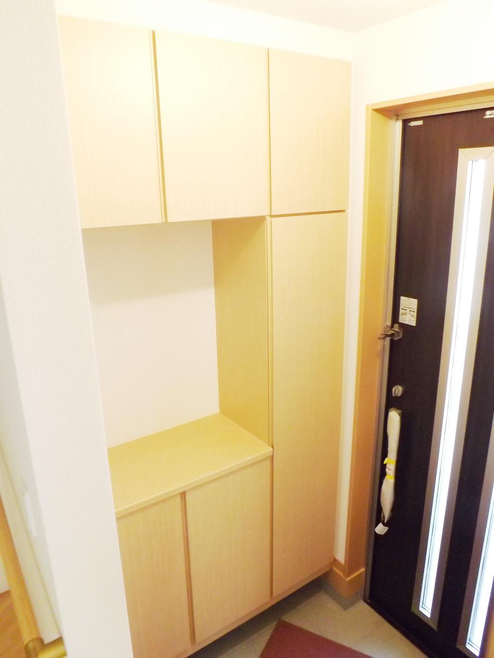 Same specifications photos (Other introspection). Same specifications photos (entrance)