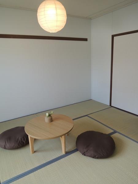 Non-living room. Japanese-style room 4.5 Pledge. Cute, With Table in.
