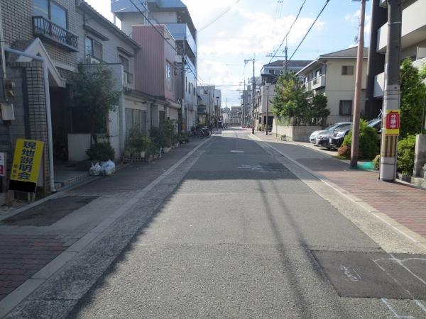 Local photos, including front road. Appearance 2