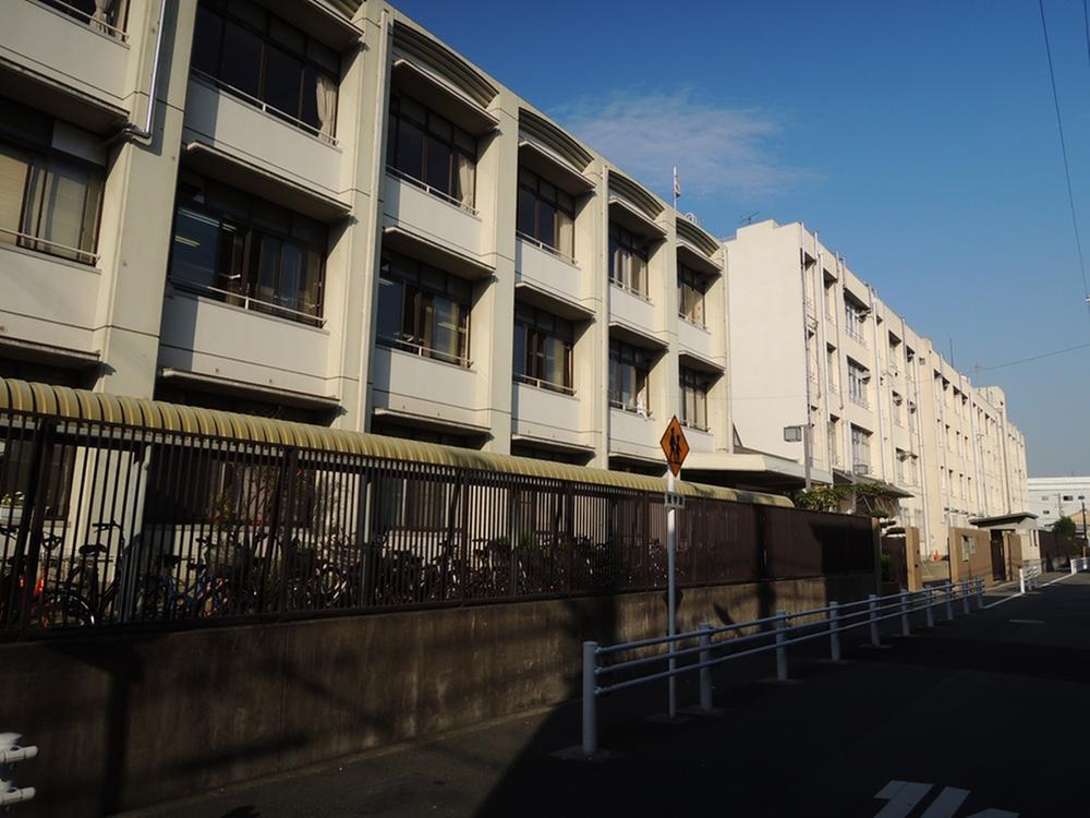Junior high school. 289m to Omiya Junior High School A 4-minute walk