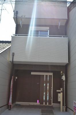 Local appearance photo. Local (10 May 2012) shooting