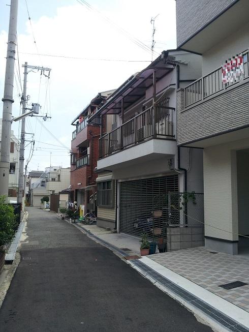 Local photos, including front road. Width 3m on the north side