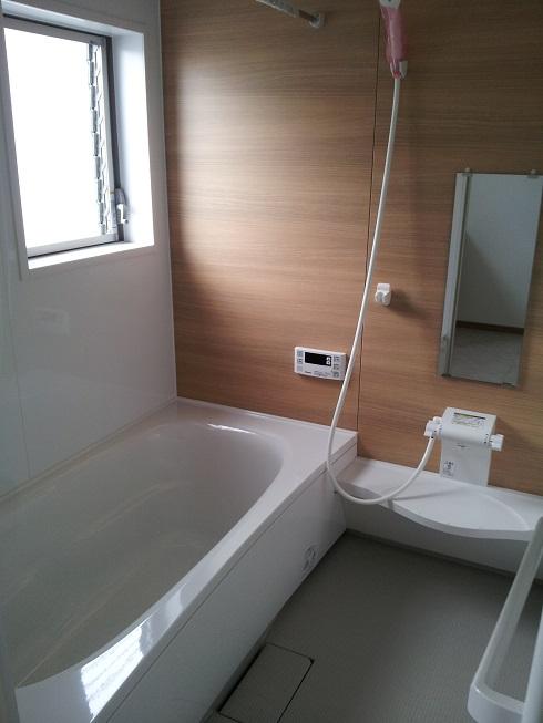 Bathroom. Bathroom not only wash away the body, Only because healing place wash away the fatigue of the day, Bright and airy ・ I want to clean.