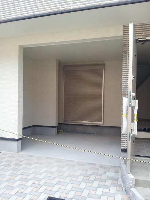 Parking lot. Parking space spacious!