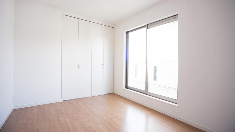 Other introspection. Closet (storage) is, of course, Excellent bright space to daylight.