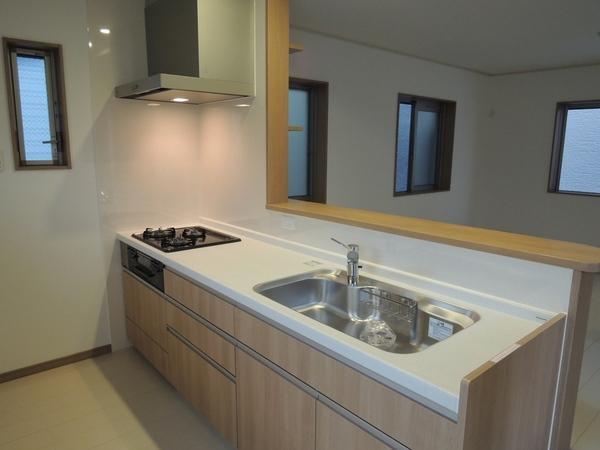 Kitchen. Water filter, Glass top stove. How nice ~ .