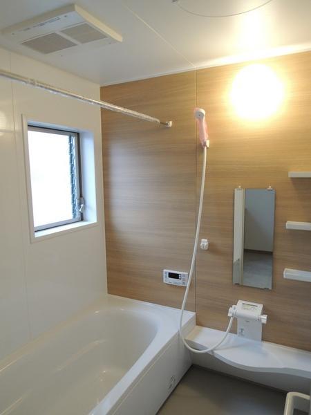 Bathroom. With bathroom drying heater. (Panasonic)
