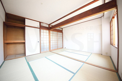 Living and room. Day is good Japanese-style. Would you like to bedroom