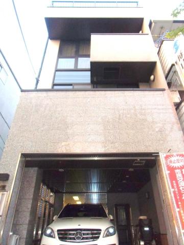 Local appearance photo. Heisei 13 years Built in Steel
