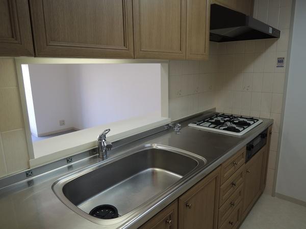 Kitchen. After all, counter kitchen. Wife No. 1 popular.