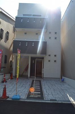 Local appearance photo. Local (10 May 2012) shooting