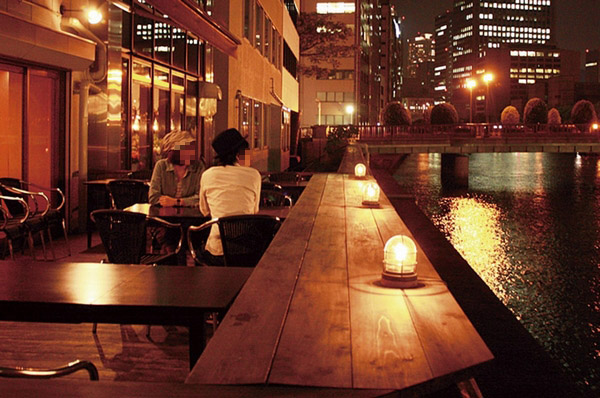 Stylish Italian is fun Mel Oui in the riverbed overlooking the Nakanoshima park. Downtown night scene projected on the surface of the river is also Quirky beauty (a 10-minute walk, About 790m)