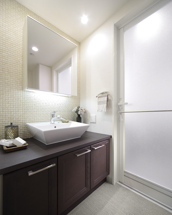 Bathing-wash room.  [bathroom] Hotel-like wash room of the design (B type model room)