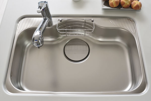 Kitchen.  [Wide type silent sink] So that the wash easier well as wok, Wide sink provided with a depth in the central part. With every other useful accessories that put a such as a sponge or detergent. By the effect of the sink damping material, It is quiet specification to reduce the sound of the water wings (same specifications)