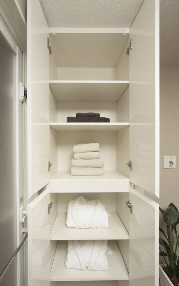 Bathing-wash room.  [Linen cabinet] Maintain and clean the powder room, Linen warehouse of a large capacity is provided. It is convenient to the tidy, such as towels and underwear ※ Except for some type (same specifications)