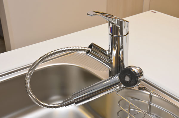 Kitchen.  [Water purifier integrated mixing faucet] Integrated mixing faucet with a built-in water purification cartridge to the head portion. Since the head is shower faucet draw, It is very convenient to the sink of care (same specifications)