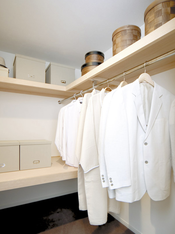 Receipt.  [Walk-in closet] The master bedroom is, Set up a walk-in closet. Also includes a top shelf and hanger pipe, You can clean and storage from clothing to small parts (same specifications)