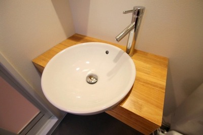 Washroom. Wash basin  ※ Different color depending on your room