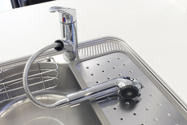 Kitchen.  [Water purifier built-in pull-out faucet] Since the hose is pulled out, Convenient to clean the dishes and sink. It has a built-in water purifier ※ Cartridge is sold separately (same specifications)