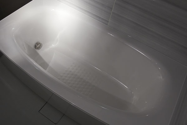 Bathing-wash room.  [Bow soaking bathtubs] Bow-type tub to draw a gentle arch. In design with a gently rounded wrap the body, You relax comfortably (same specifications)
