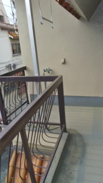 Balcony. Wash basin