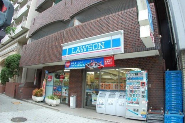 Convenience store. 150m to a convenience store (convenience store)
