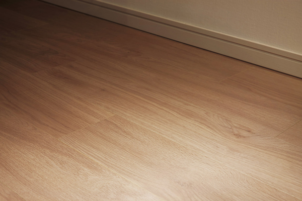 Other.  [Flooring] Wide flooring has been adopted on the floor of the hallway and the living room. In the texture of the beautiful bark, Brings out the interior (same specifications)