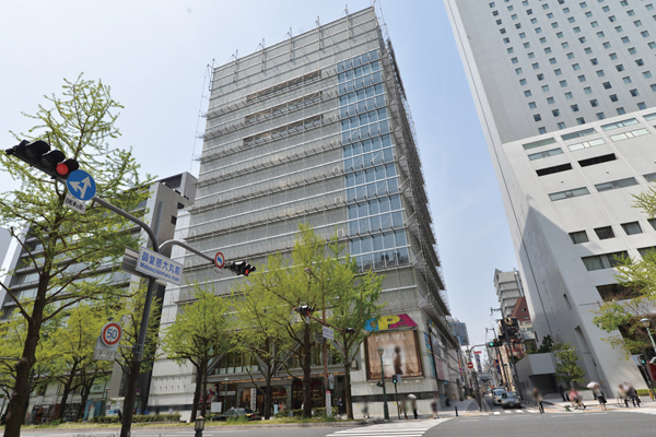 Surrounding environment. Shinsaibashi Opa main building (a 12-minute walk ・ About 960m)
