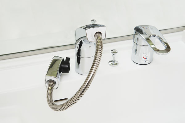 Bathing-wash room.  [Single lever shower faucet] Less water wings in soft water discharge, Rectification and effective fine shower to save water can be switched by hand lever (same specifications)