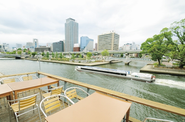 Tosa  Italian bar "Bistro & Bar Makoto" that view can enjoy the river (a 10-minute walk / About 760m)