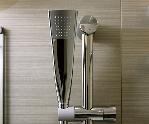 Bathing-wash room.  [Slide bar shower faucet] Adopt a convenient slide bar that you can set the shower to the position of the up and down your choice to suit your height. You comfortably produce a bus time (same specifications)
