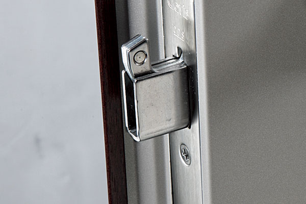 Security.  [Sickle-type deadbolt] By dead bolt coming protruding to the sickle at the time of locking engage firmly and strike part, Sickle-type deadbolt has been adopted that make it difficult to pry (same specifications)