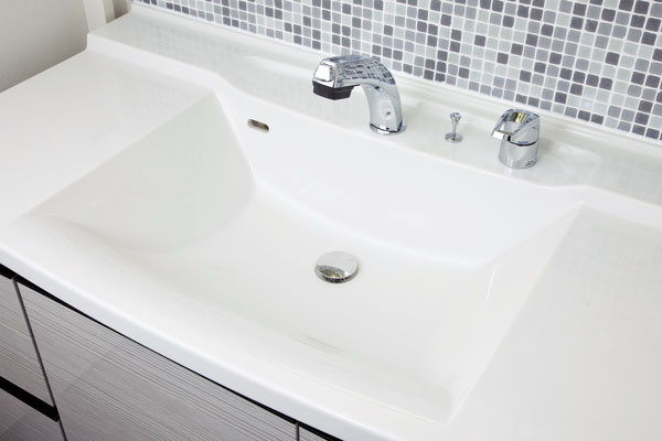 Bathing-wash room.  [Bowl-integrated basin counter] Bowl-integrated basin counter artificial marble that beauty shine. It is clean and easy to clean and maintain because there is no seam (same specifications)